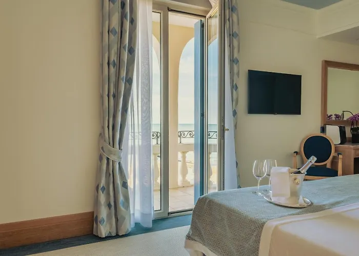 호텔 Casa Bianca Al Mare 리도 디 예솔로