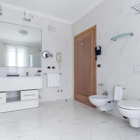 Casa Bianca Al Mare فندق