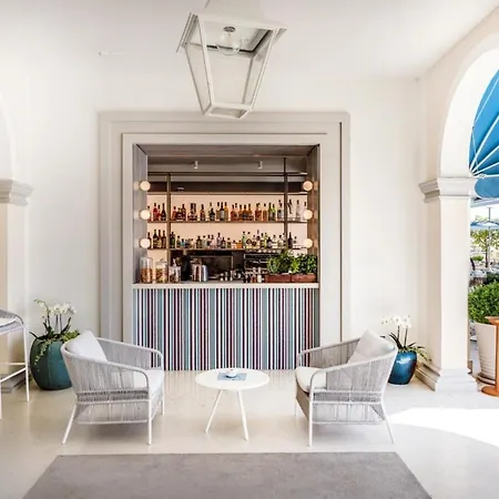 Casa Bianca Al Mare 酒店 4*