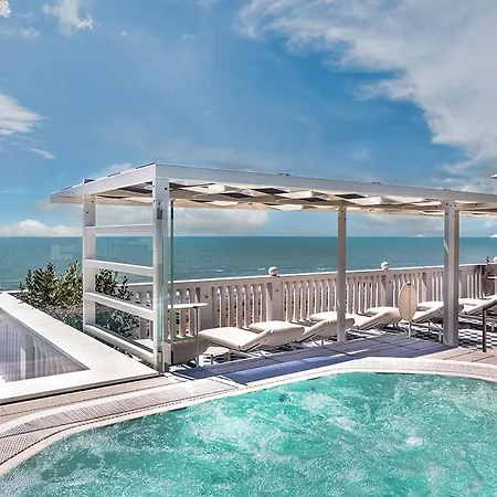 ホテル Casa Bianca Al Mare 4*