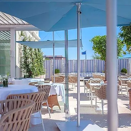 Casa Bianca Al Mare Otel 4*