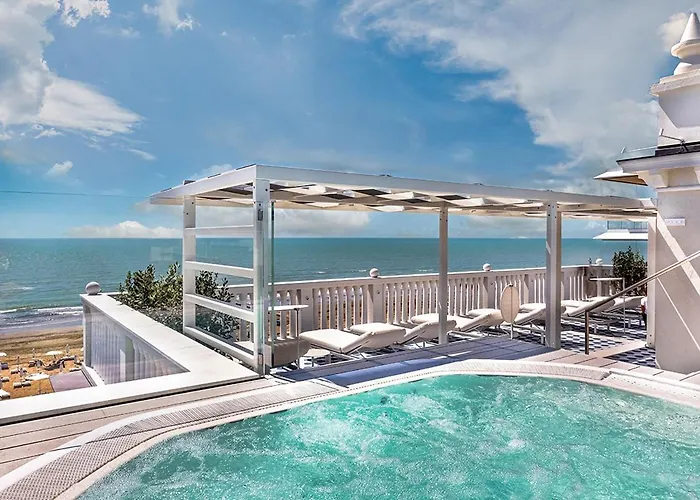 Отель Casa Bianca Al Mare 4*