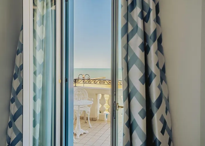 Casa Bianca Al Mare 4* לידו די ג'סולו